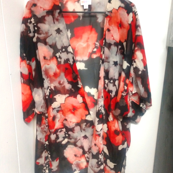 S Watercolor Floral Lularoe Daphne
